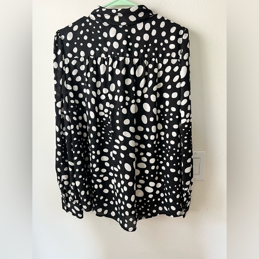 Who what wear mixed size polka dot blouse with neck bow - Picture 2 of 4